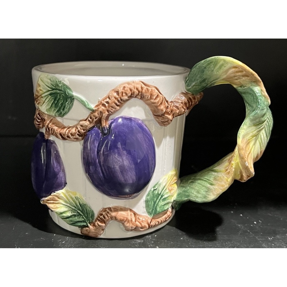 RCPL Royal China Portugal Plum Mug Fruit Vine Leaf Handle 1992 Ceramic Exquisite